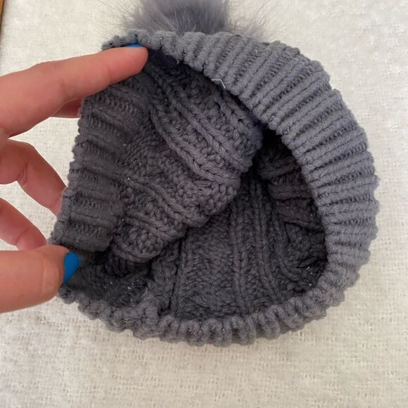 Gray Cable knit Puff Pom Pom Beanie Winter Hat - Picture 3 of 5